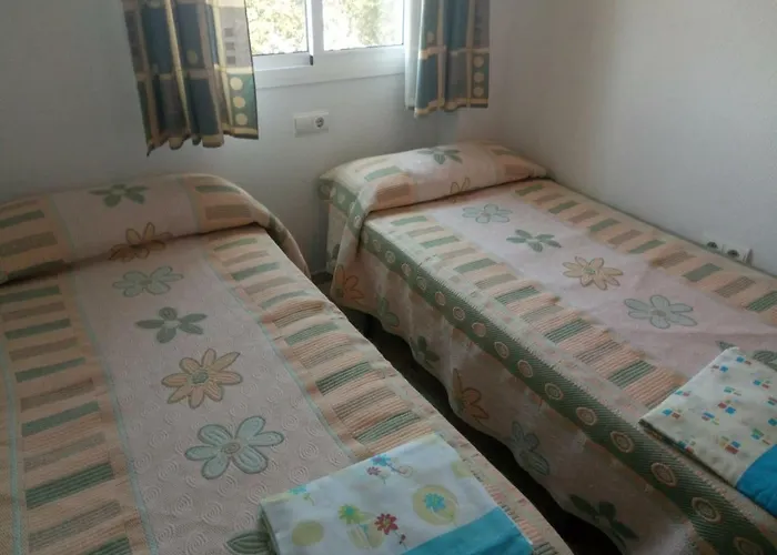 Villamartin, Tranquilo Y Con Parking *